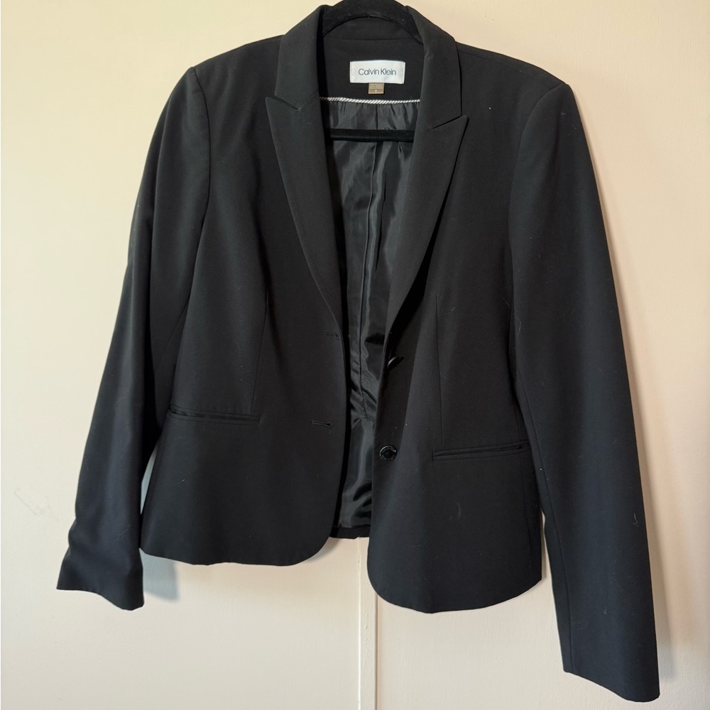 Calvin Klein Women's Elegant Black Blazer